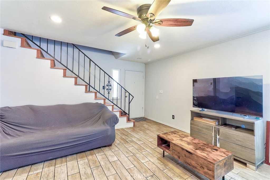 8936 summerwood way, Fontana