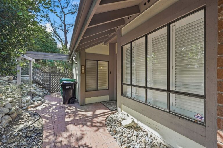 900 Calle Hermosa, San Dimas