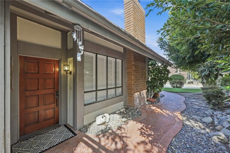 900 Calle Hermosa, San Dimas