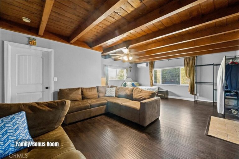 9326 Lemon Street, Fontana