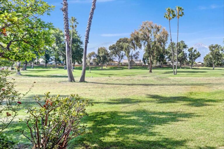 975 Pebble Beach, Upland