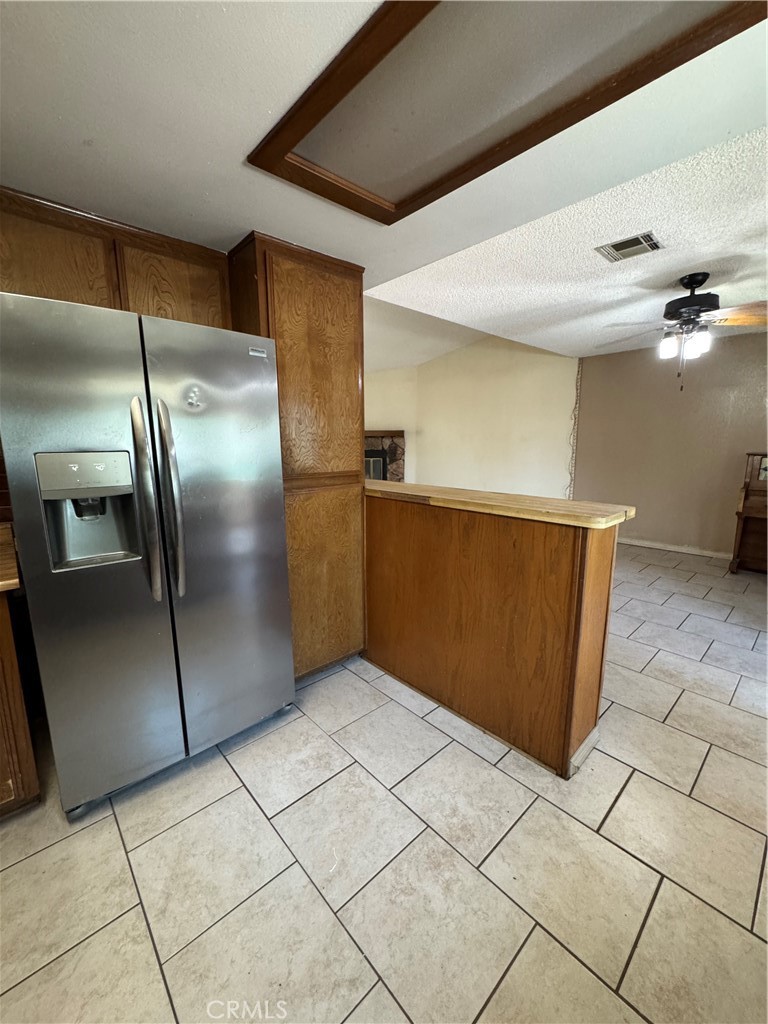 9765 Sycamore, Fontana