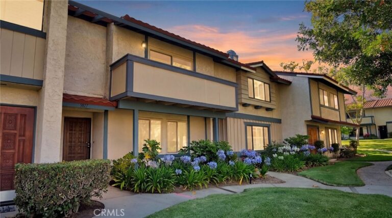 9817 Sun Valley Dr, Montclair