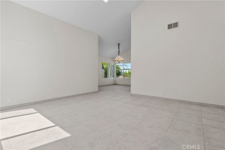 986 Calle Primavera, San Dimas