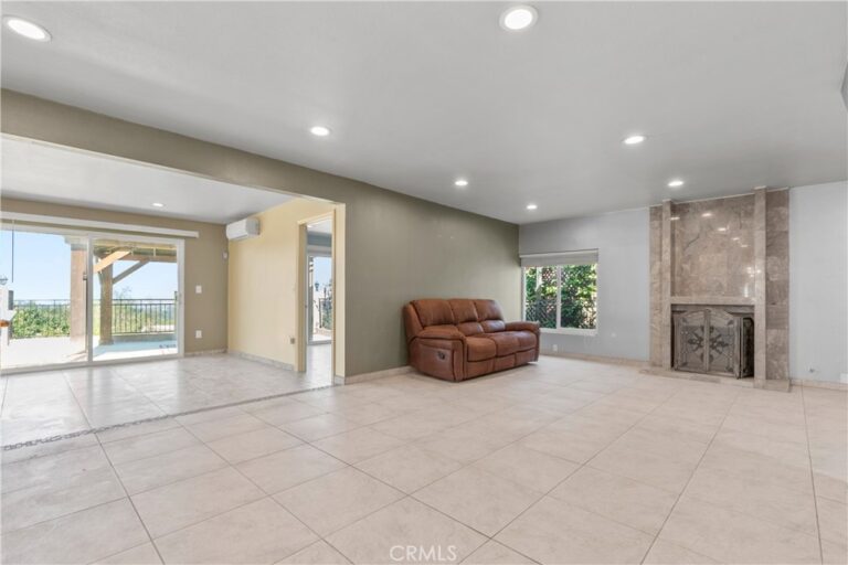 986 Calle Primavera, San Dimas