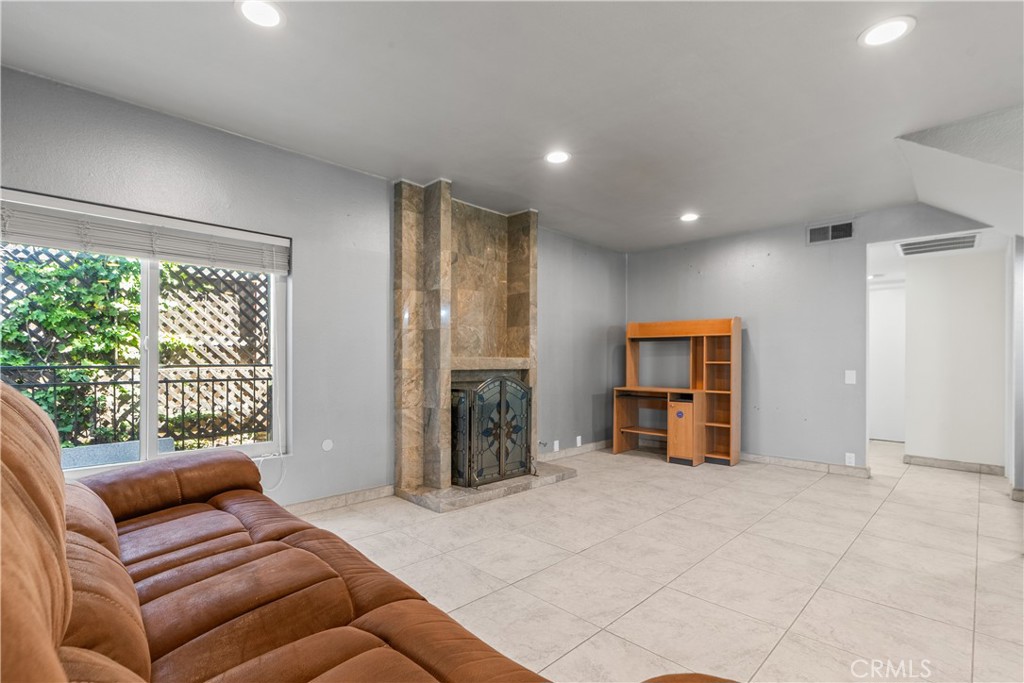 986 Calle Primavera, San Dimas