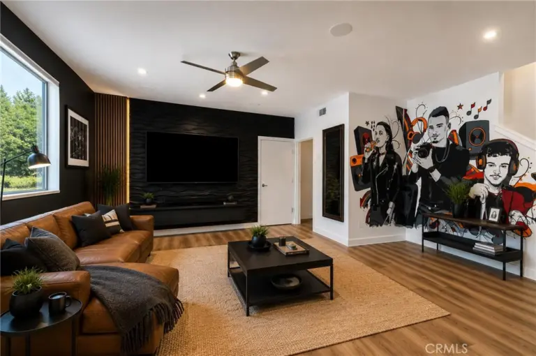 105 Galaxie, Covina