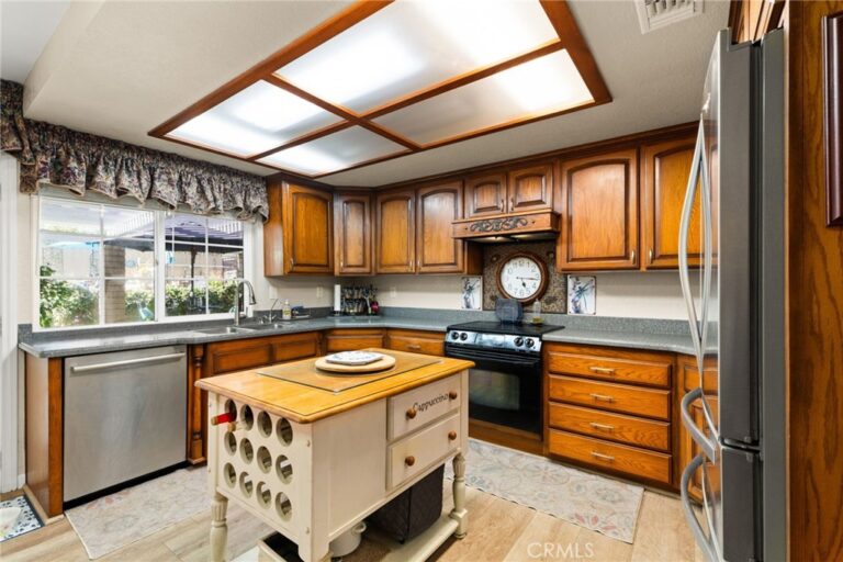 1055 W Aster, Upland