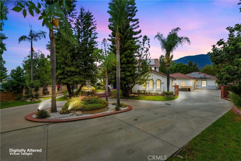 1067 Trevecca, Claremont