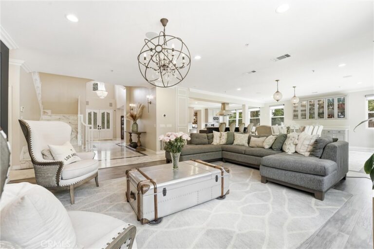 1067 Trevecca, Claremont