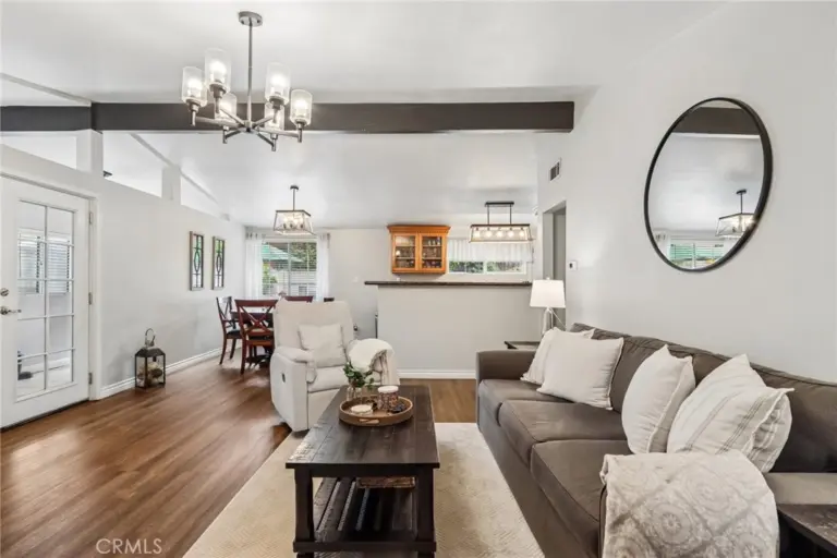 1107 E Walnut Avenue, Glendora