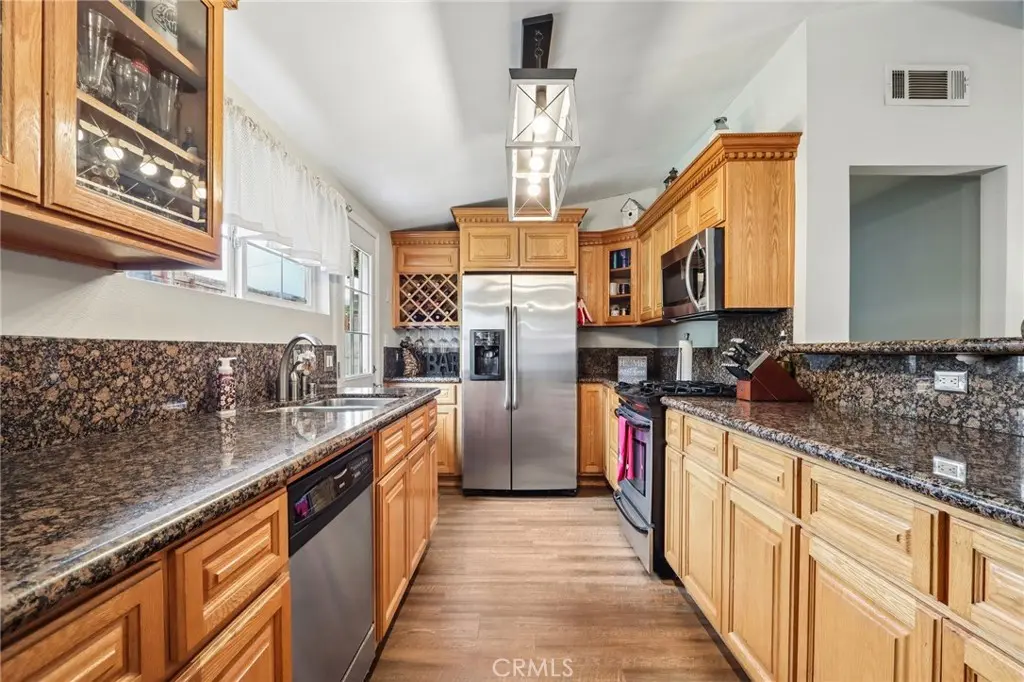 1107 E Walnut Avenue, Glendora