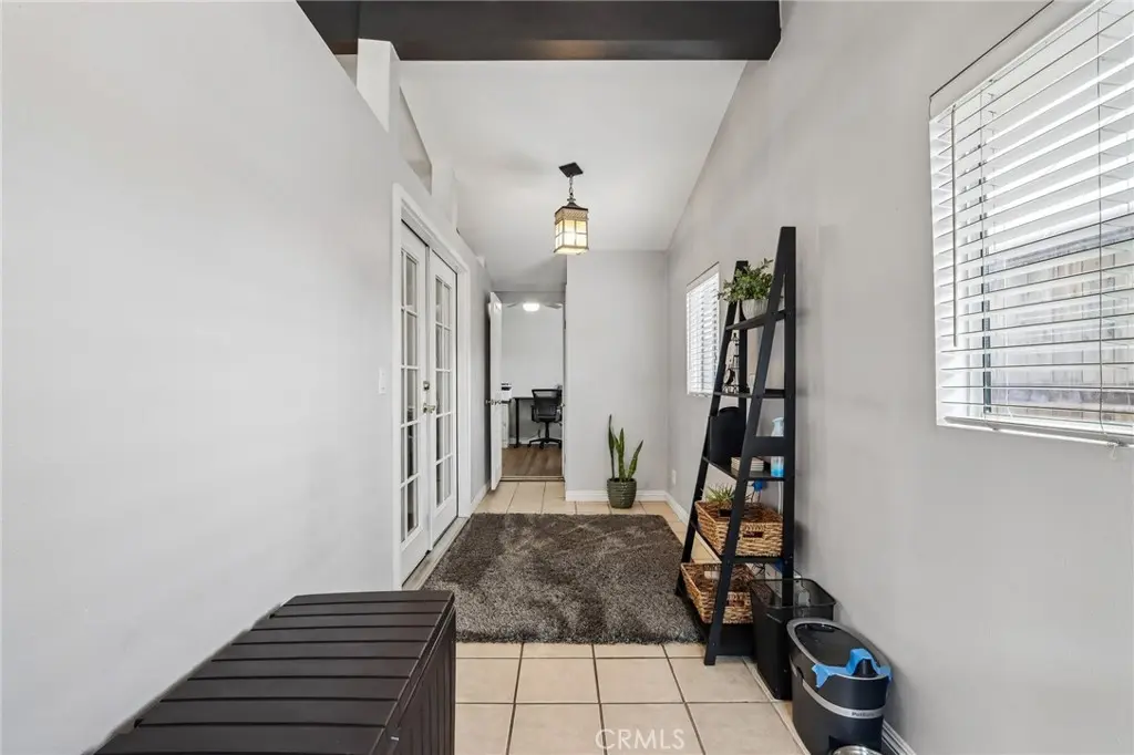 1107 E Walnut Avenue, Glendora