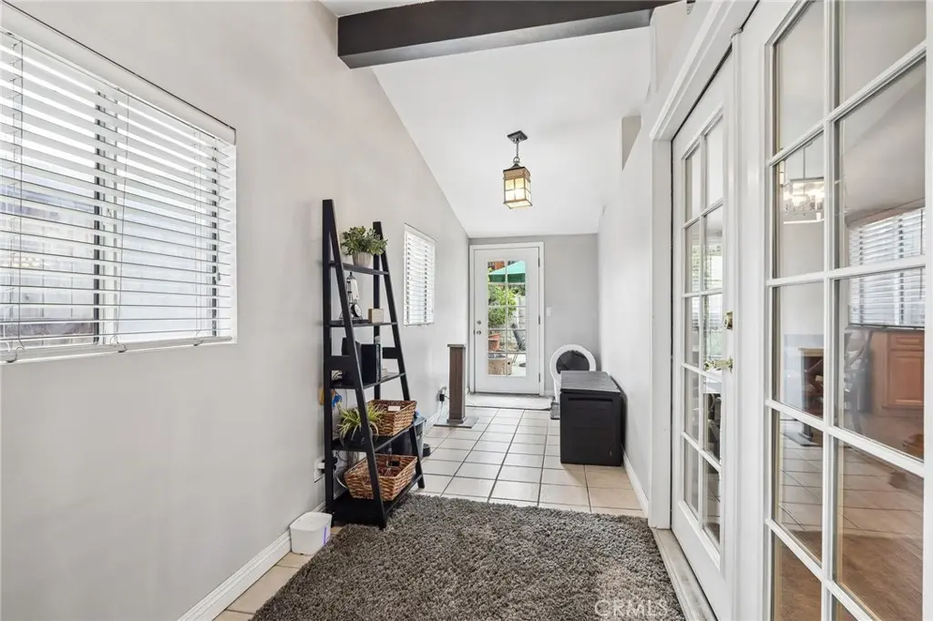 1107 E Walnut Avenue, Glendora