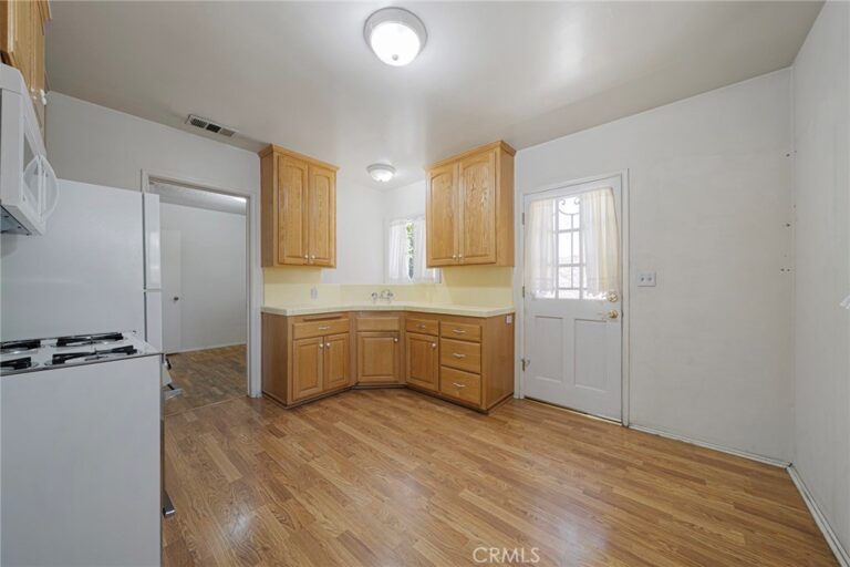 1118 E Deodar, Ontario