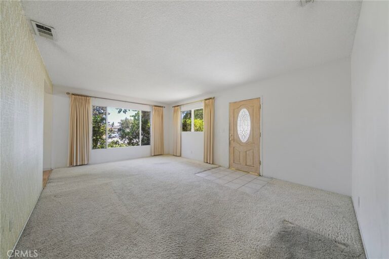 1118 E Deodar, Ontario