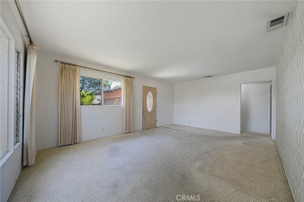 1118 E Deodar, Ontario