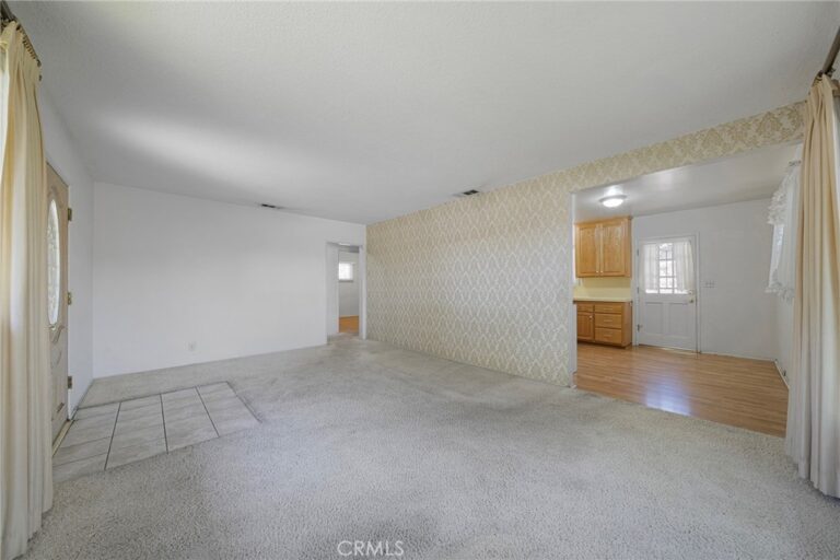1118 E Deodar, Ontario