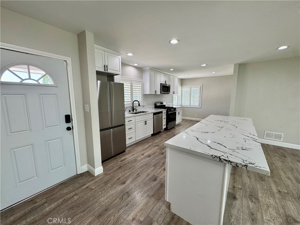 1127 Turning Bend, Claremont