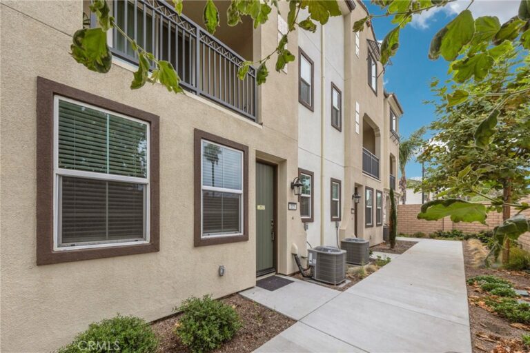 115 Colorado, Pomona