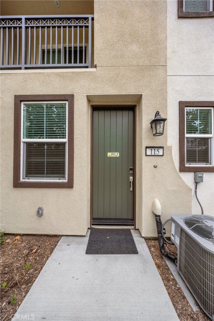115 Colorado, Pomona
