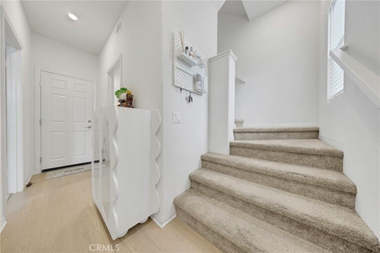 115 Colorado, Pomona