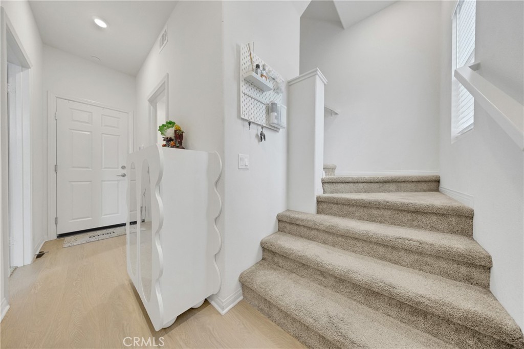 115 Colorado, Pomona
