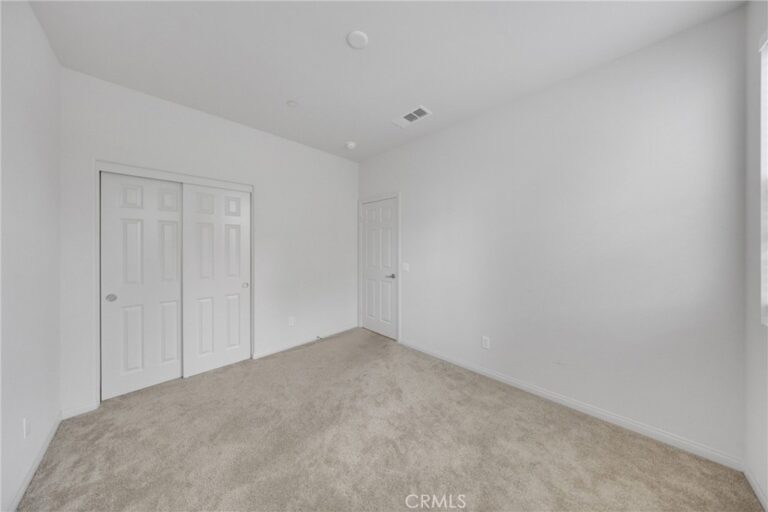 115 Colorado, Pomona
