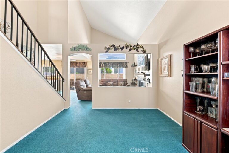 11552 Sheffield, Fontana