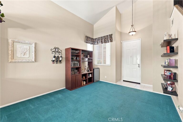 11552 Sheffield, Fontana