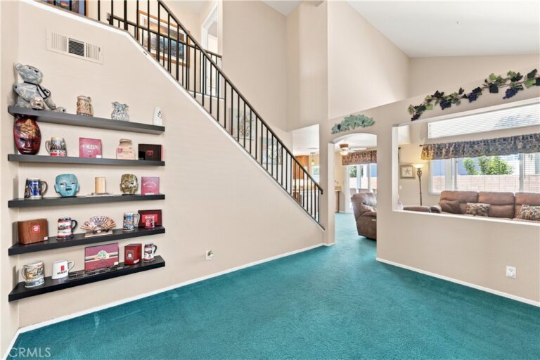 11552 Sheffield, Fontana