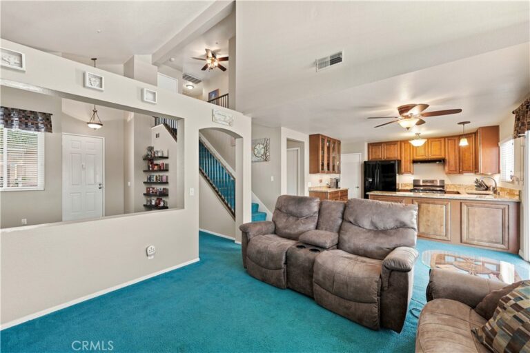 11552 Sheffield, Fontana