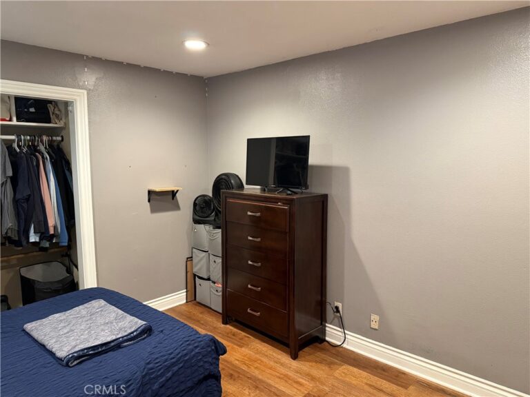 11738 Fernwood, Fontana