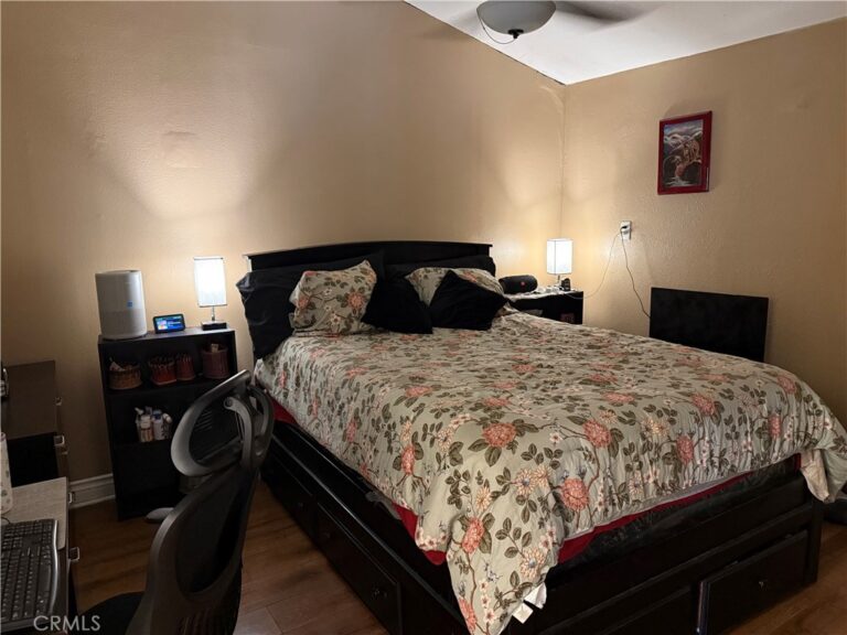 11738 Fernwood, Fontana