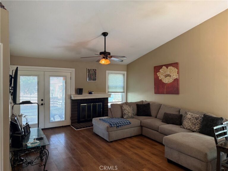 11738 Fernwood, Fontana