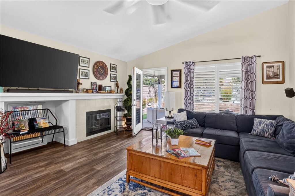 11976 Hunnicutt, Rancho Cucamonga