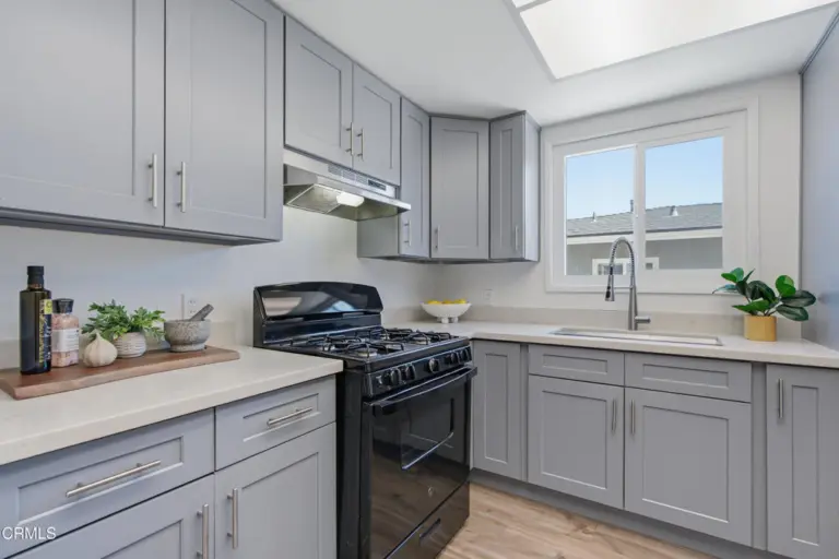 1201 N Alameda Avenue, Azusa