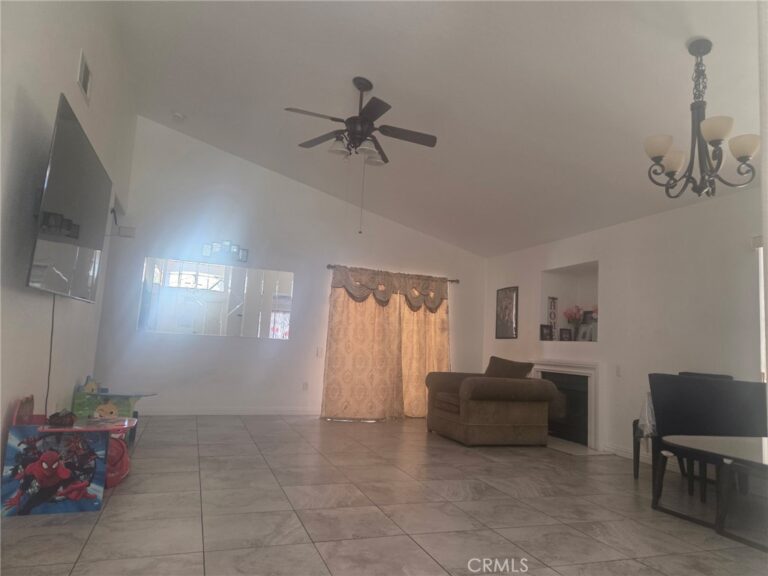 1208 N Fillmore, Rialto