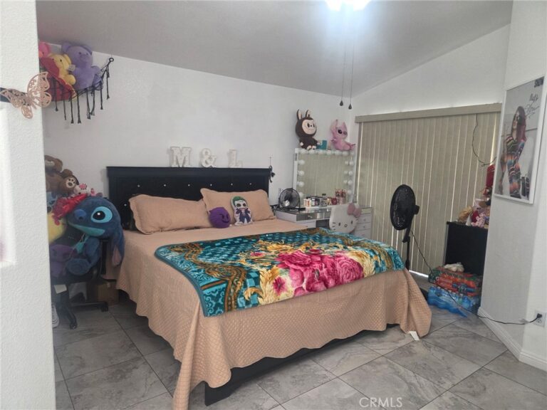 1208 N Fillmore, Rialto