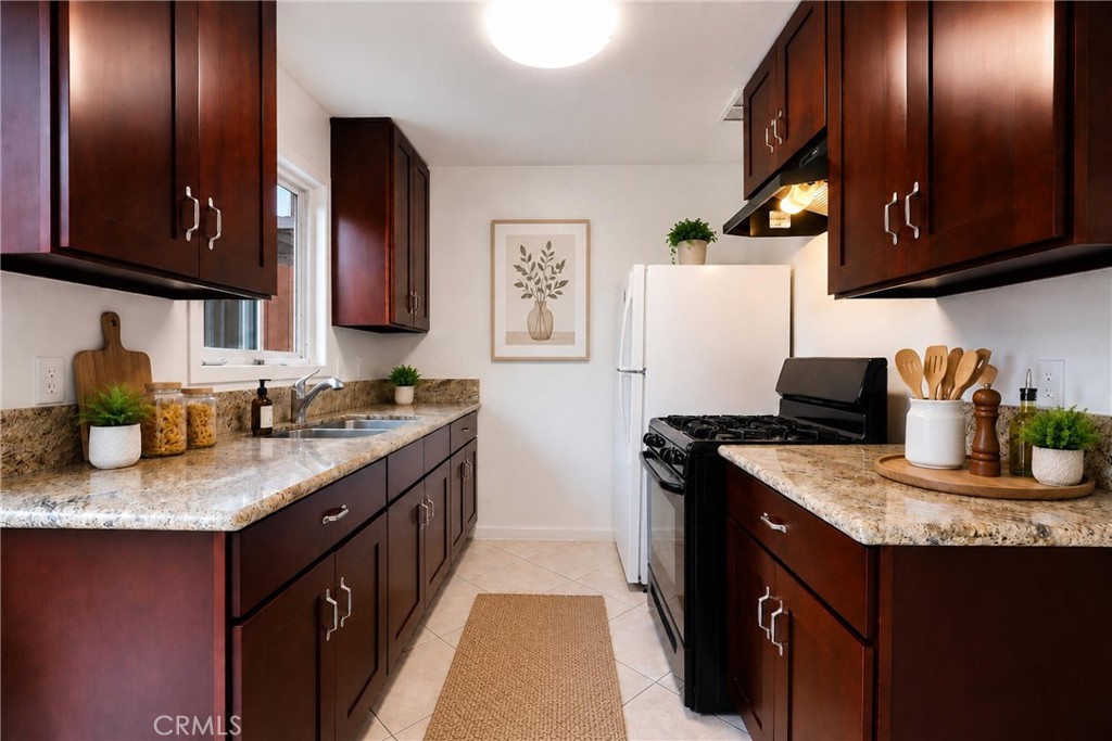 122 E Merrill, Rialto