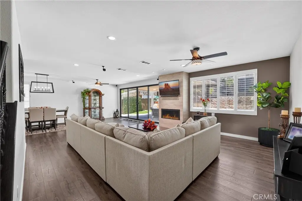 12330 Columbia, Eastvale