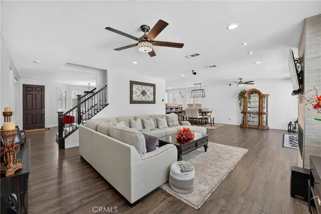 12330 Columbia, Eastvale