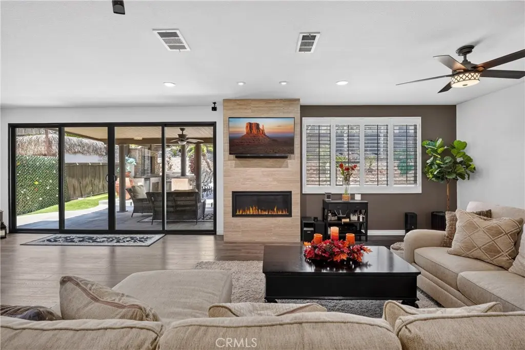 12330 Columbia, Eastvale