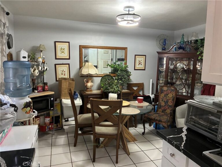 124 E Merrill, Rialto