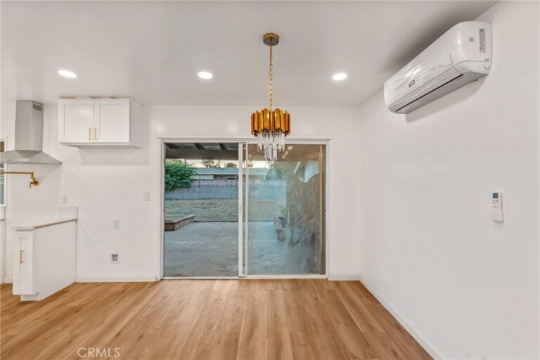 1243 Mandalay, Ontario