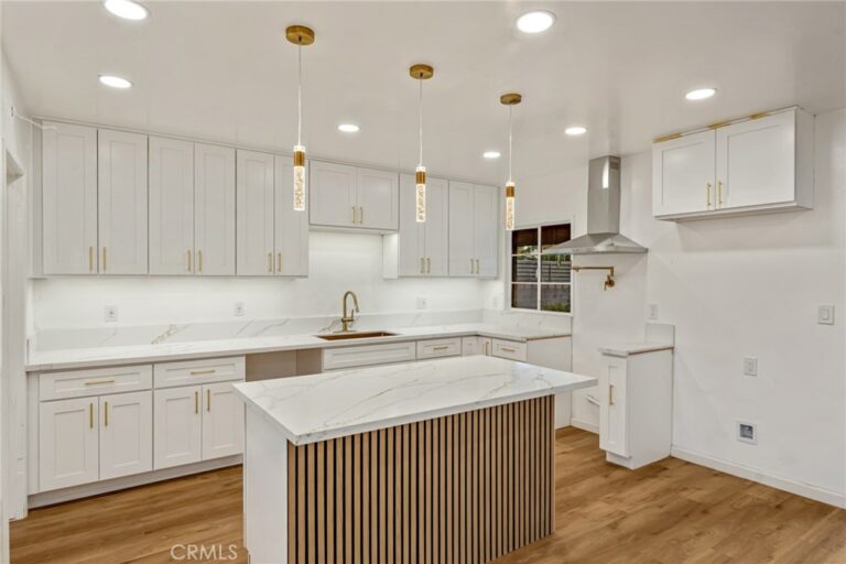 1243 Mandalay, Ontario