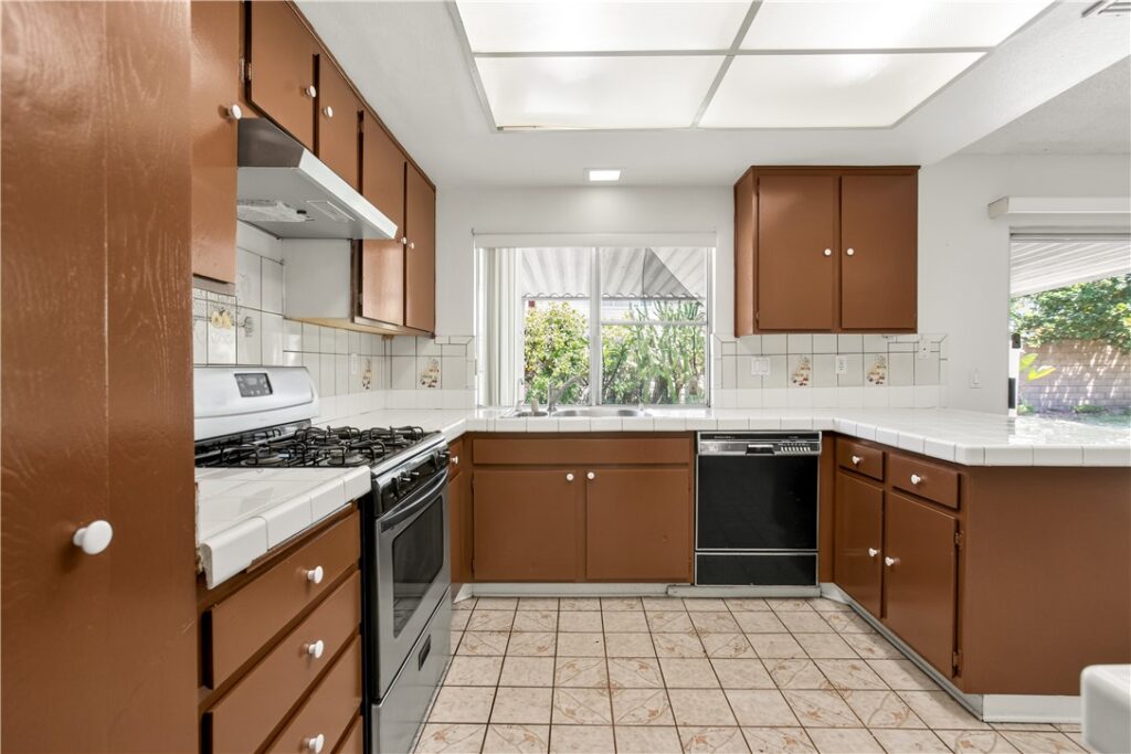 127 E Juanita, Glendora