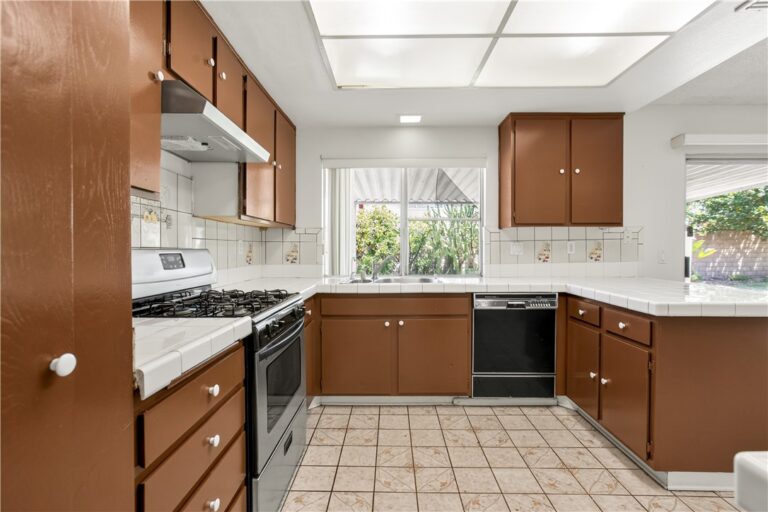 127 E Juanita, Glendora