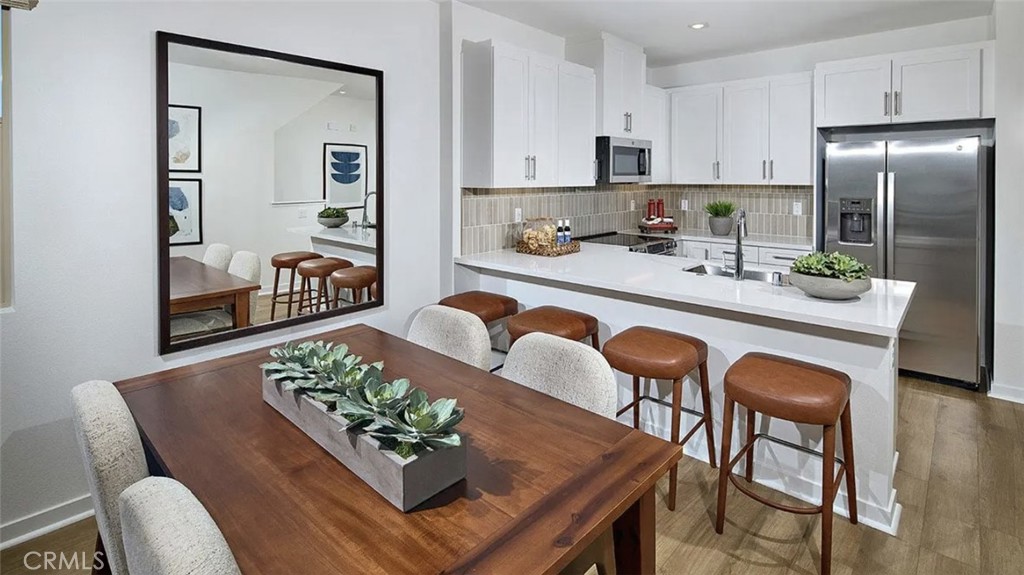 1304 W North Pinecrest, Ontario