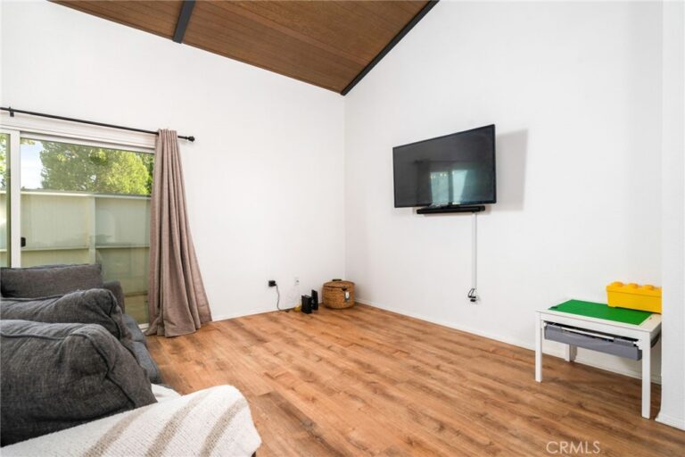 1342 W 8th Street, Upland